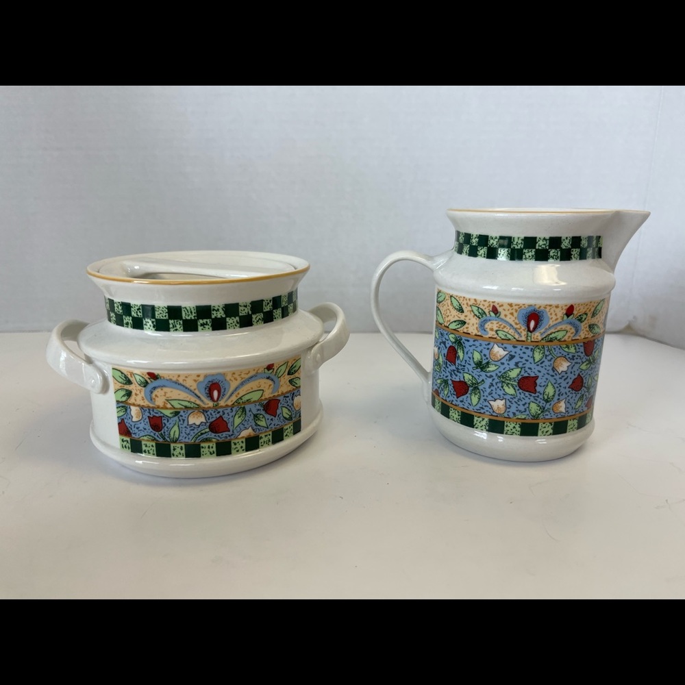 Tienshan Lancaster Tulips Creamer and Sugar Set